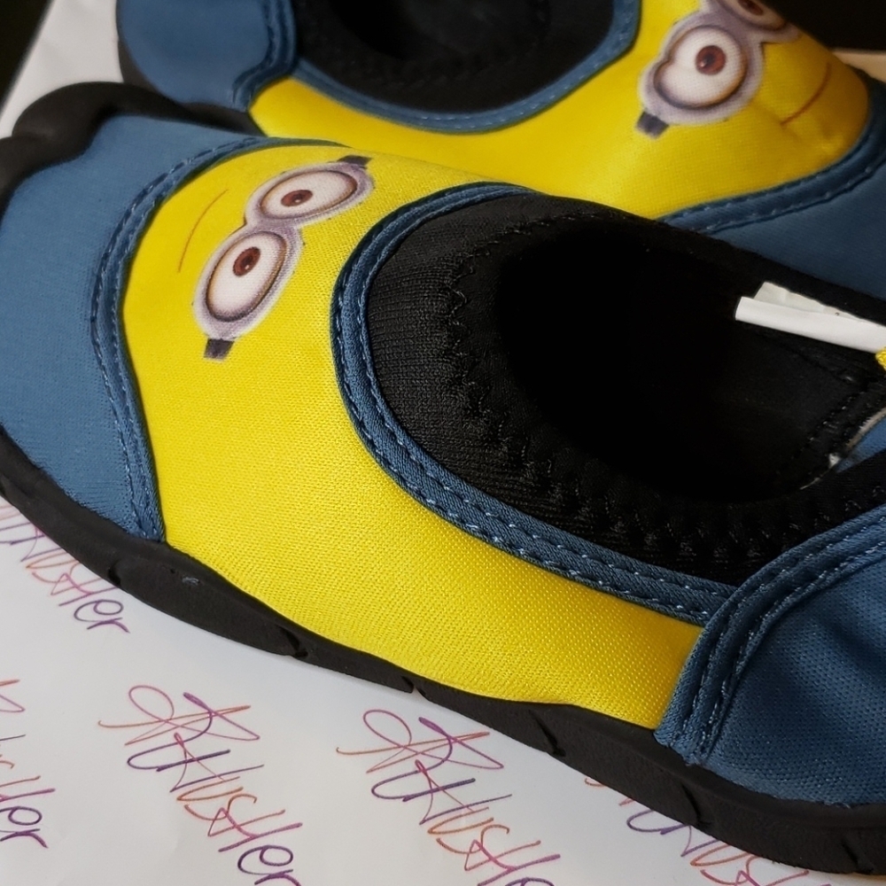Minions kids water shoes Size 2 Kids - Picture 9 of 16
